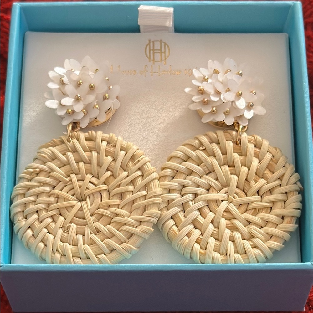 House of Harlow 1960 Cream and White Earrings